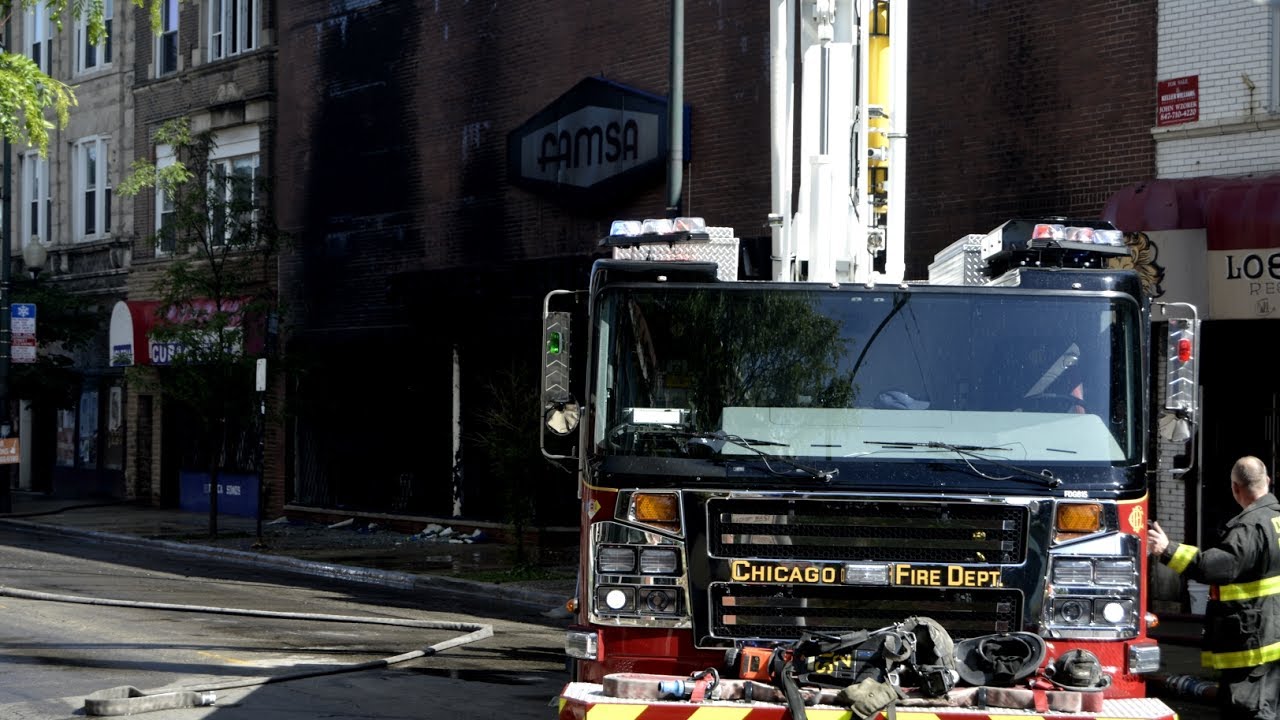 3 11 Alarm Famsa Furniture Store Fire Logan Square Youtube