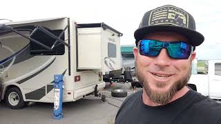 HOW TO CHANGE A THOR VEGAS RV FLAT