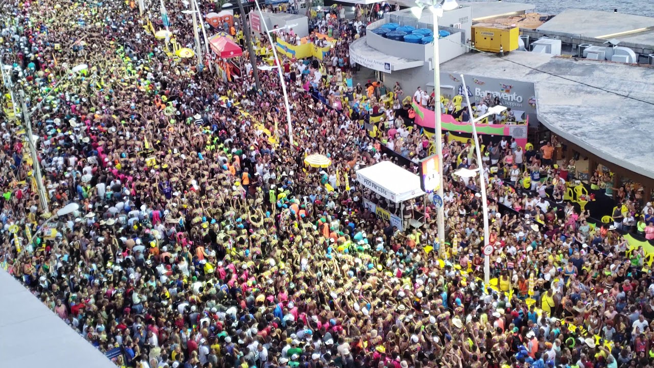 Bell Marques - Carnaval Salvador 2019 - Bloco Camaleão - Domingo - YouTube