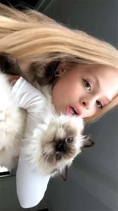 МИЛАНА СТАР ПОКАЗАЛА КРАША