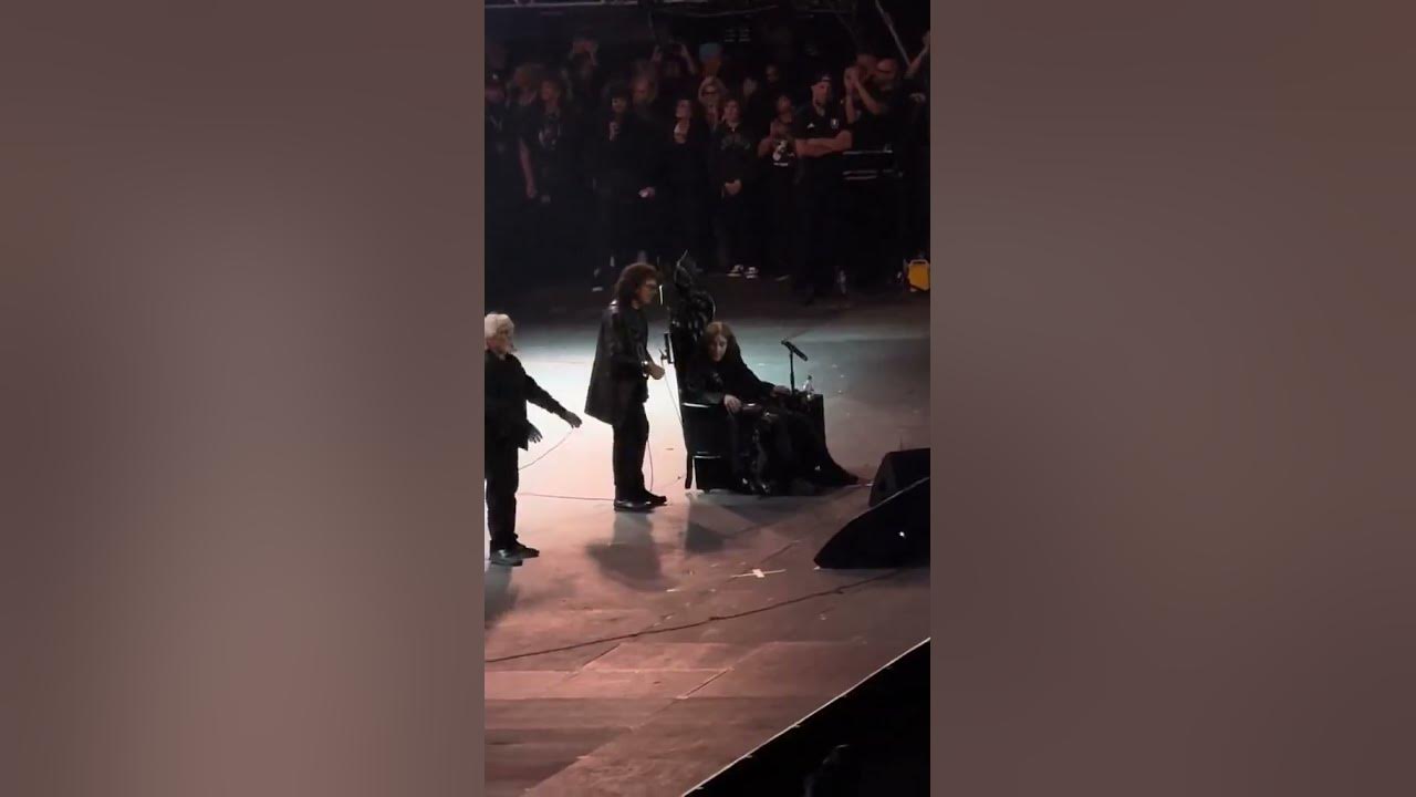 And so the legend, the lord of darkness, the great Ozzy Osbourne, says goodbye to the stage.. 🖤🤘🏻🔥