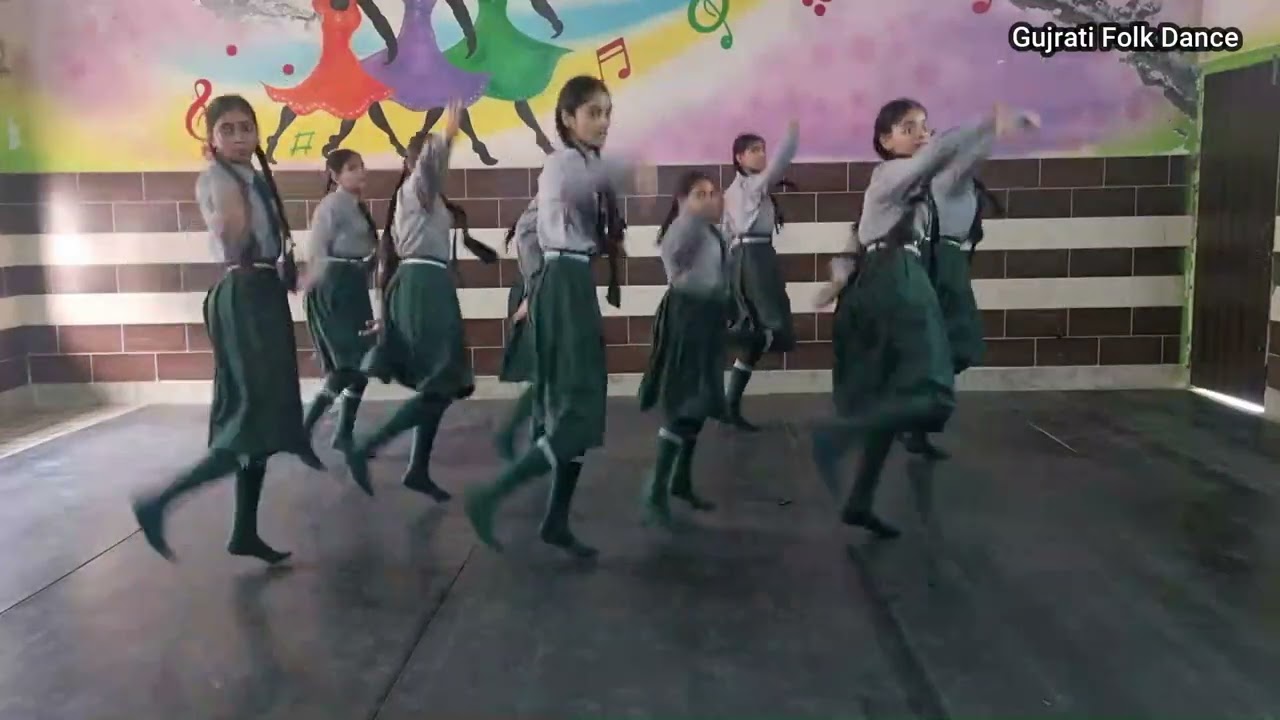 Gujrati Group Folk Dance//Himland Public School Dirba//Dedicated to Excellence Since 1999