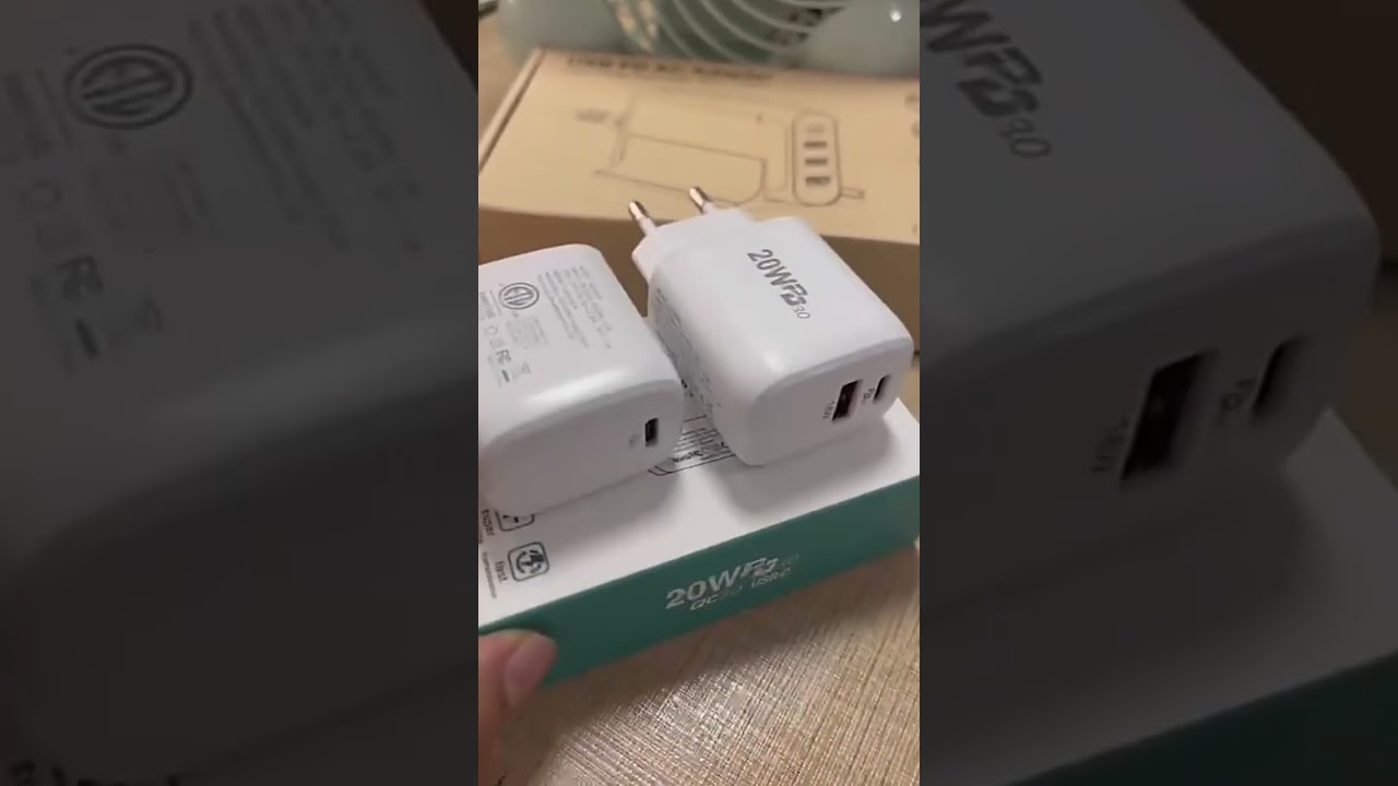 20W PD charger 20w fast charging 1C+1A Support QC3.0, portable for iPhone 12/12pro 