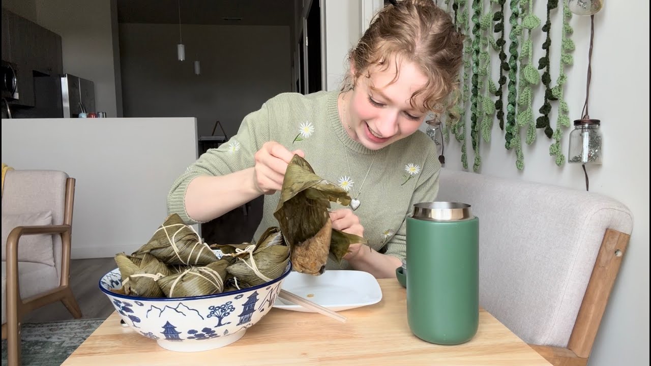 迟到了两周的端午节体验视频，猜猜我是甜粽党还是咸粽党 Cooking Zongzi