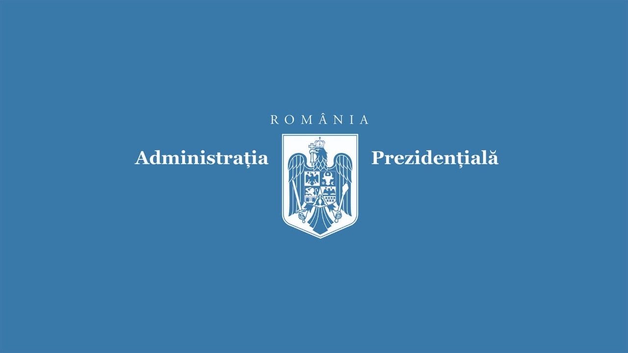 Iohannis pune în scenă o întreagă ceremonie pentru a promulga Legile Educației - 