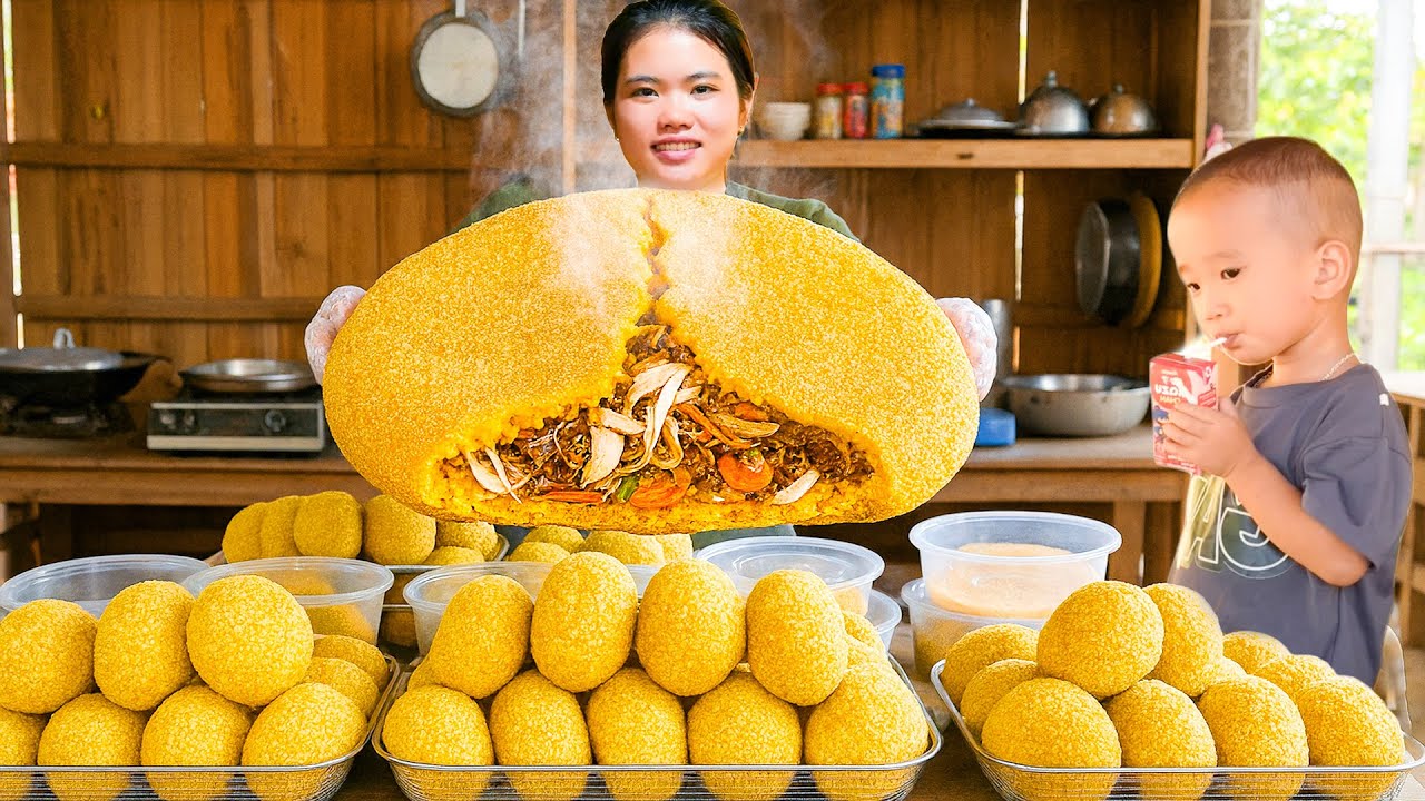 How to Make Cripsy Fried Chicken Wrapped in Sticky Rice to Sell at Market with Single Girl
