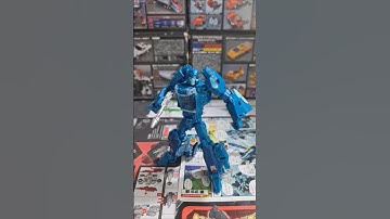 Transforming Titans Return (Deluxe Class) Blurr #transformerscollection #transformerstoys