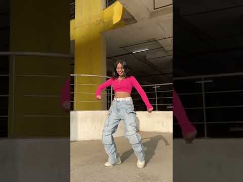 Ucha lamba kad 💃 #trending #dance #dancecover  #explorepage  #youtubeshorts #bollywoodcoversongs