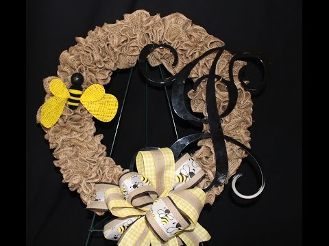How to make a burlap ruffle wreath. Pull through method Easy to follow instructions
