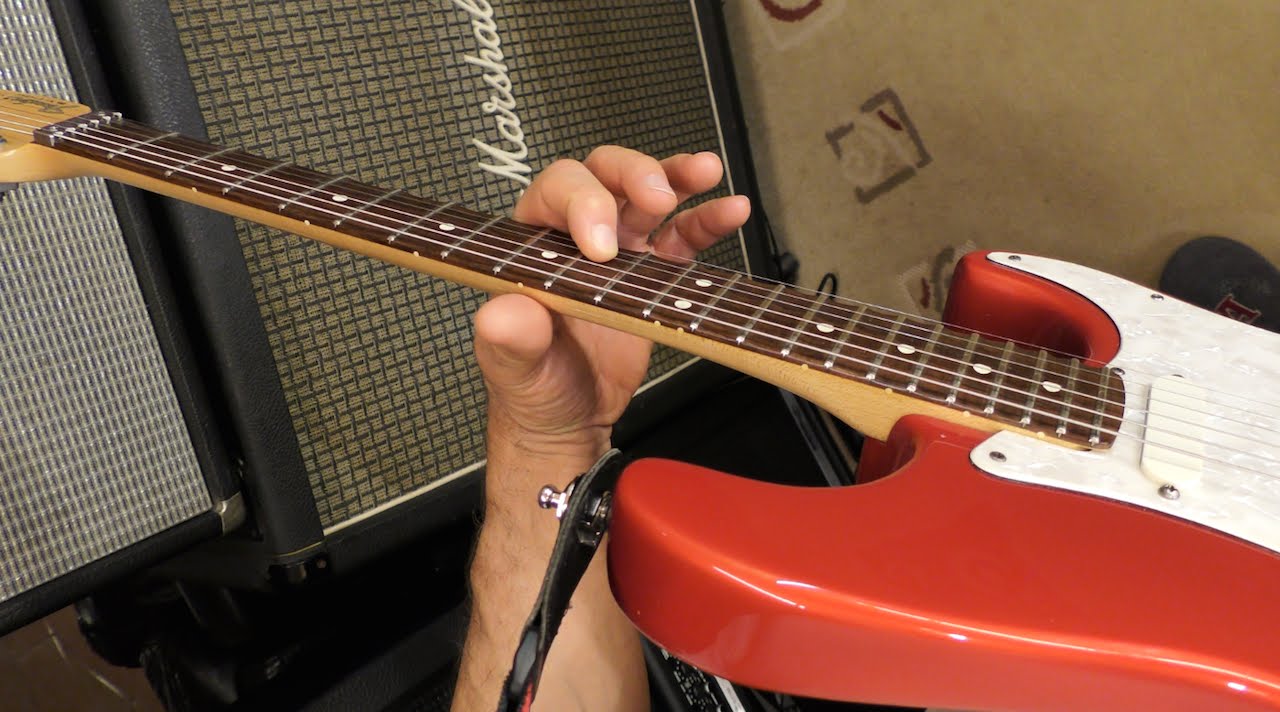 Jimi Hendrix Johnny Winter Joe Satriani Lick - Guitar Lesson - YouTube
