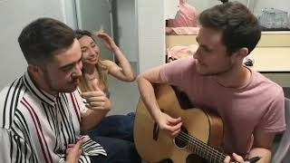 Video voorbeeld van ""Me llama" Beret con Adrián Campos en Acústico."