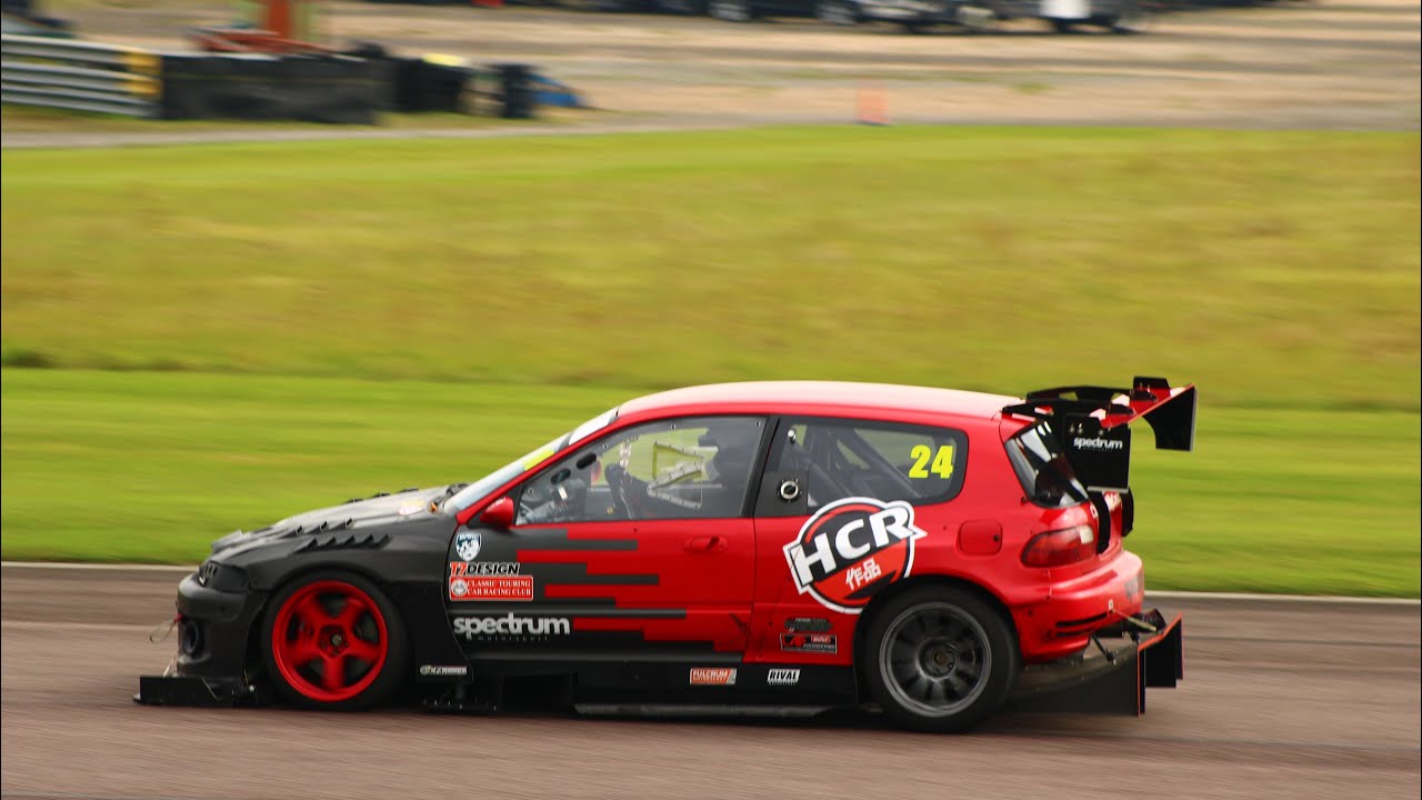 Classic touring car racing club Thunder Saloons and BOSS Thruxton 21st ...