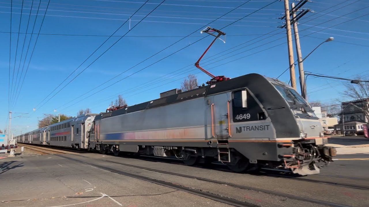 Red 4649 NJ Transit ALP-46A #4649 NJCL Train 3236 Red Bank NJ - YouTube