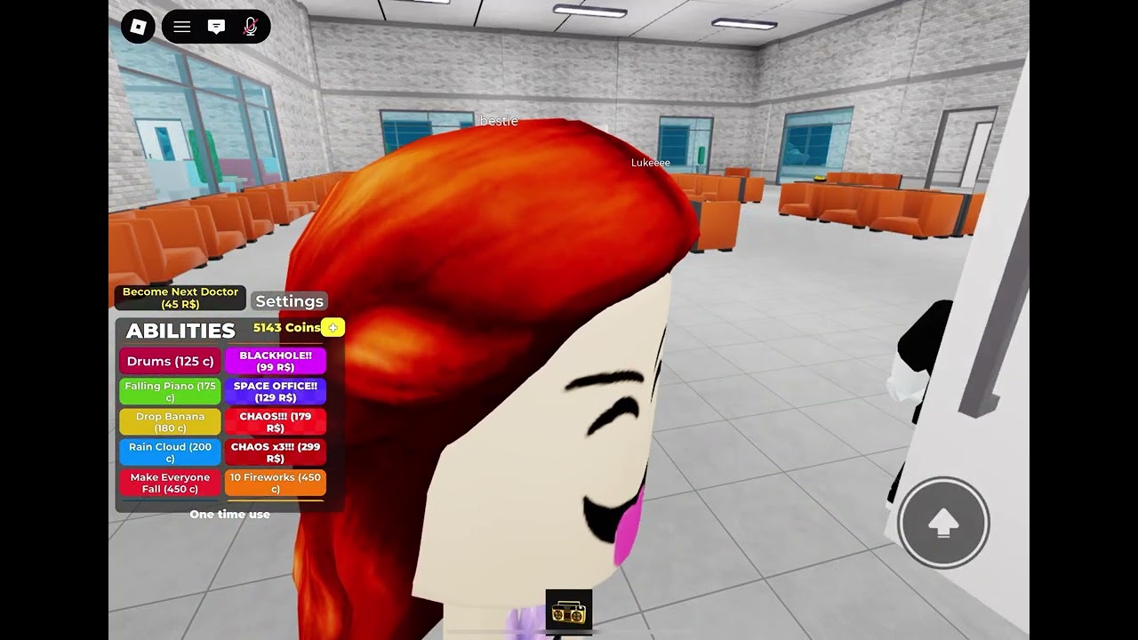 Play doctors office with meee