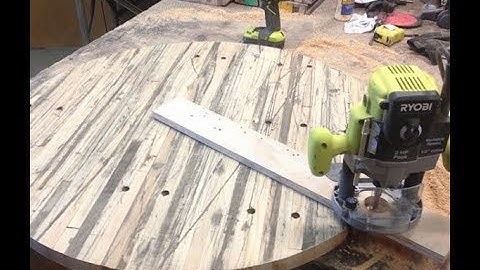 Make a round table top with the router