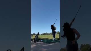 ONE HANDED GOLF HIT FAIL 🤣🏌️‍♀️ #beginner #mexicana #latina #girlswhogolf