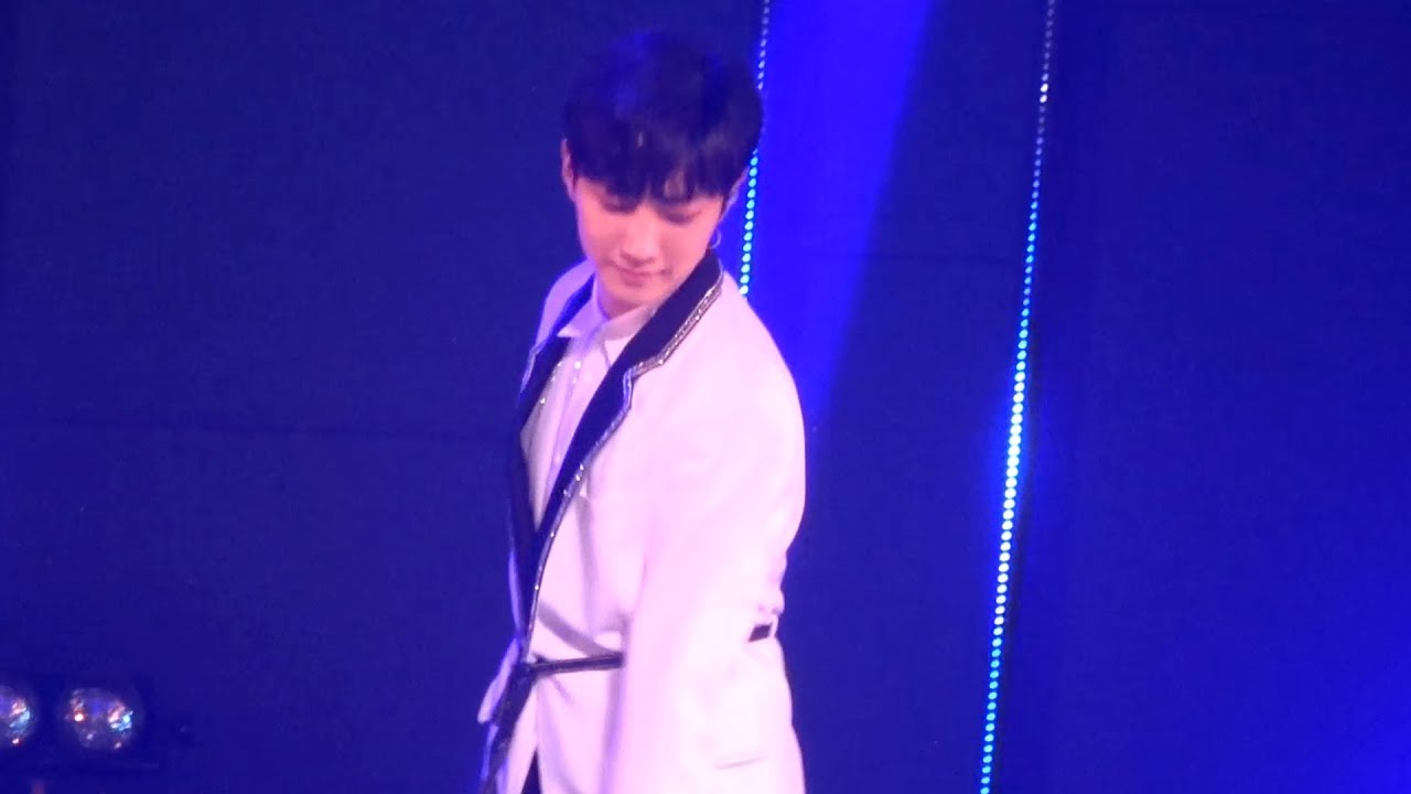 180501 후쿠오카 BLUE MOON (jinyoung ver)