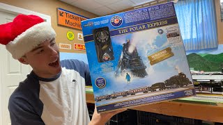 Unboxing & Running the Brand New Lionel LionChief 5.0 Polar Express Train Set w/ Bluetooth