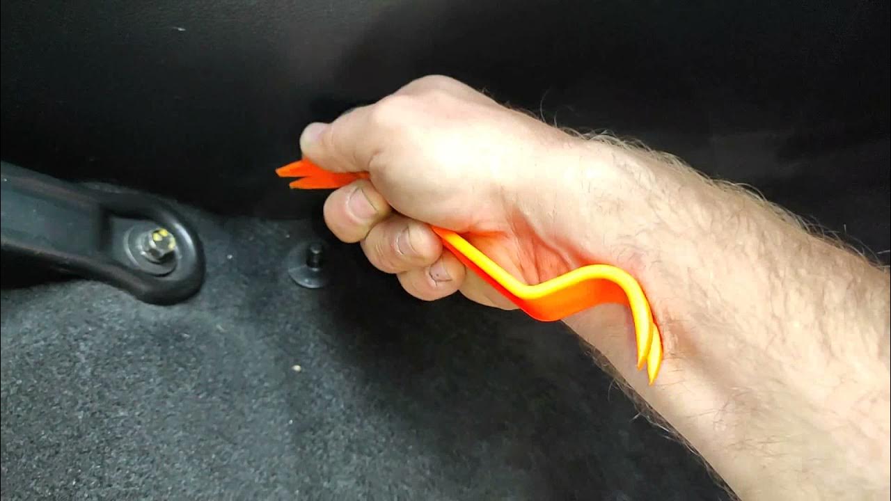 Замена центрального тросика ручника. Нью Актион. - YouTube