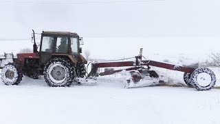 Грейдер с МТЗ 82 на расчистке дорог от снега! Без поломок не обошлось!