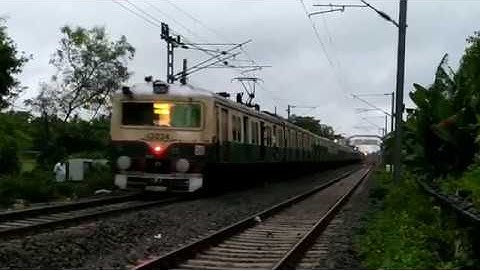DN Howrah- Katwa local speedy entering balagarh station//Er railways