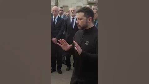 Zelenskiy Says Ukraine Can’t Regain Crimea in Nod to Trump