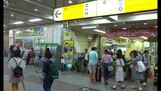 山手線目黒駅の中央改札口の風景