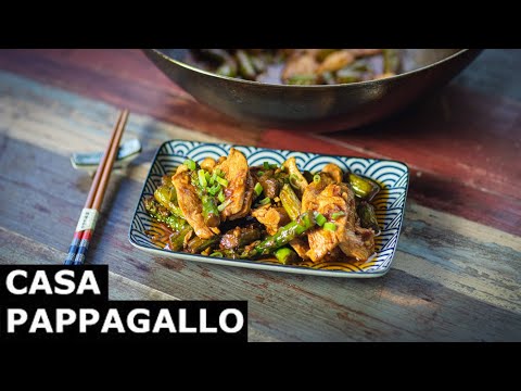 Video: Pollo Fritto Con Asparagi E Pomodorini