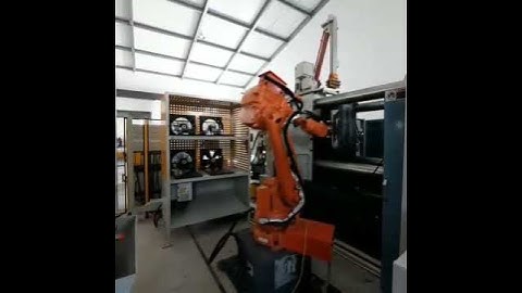 How do robots work in the die casting industry?