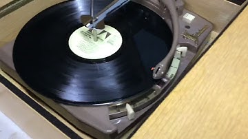 Zenith Custom Super-phonic with a Strobo-Scope Record Changer