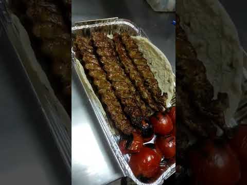 کباب باشد نون داغ زیر کباب هم باشد دیگه چه شود کباب کباب کوبیده نان سنتی نون