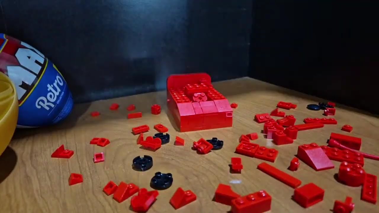 Timelapse Telefono con bloques de la marca zuru  retro pop lego bricks 