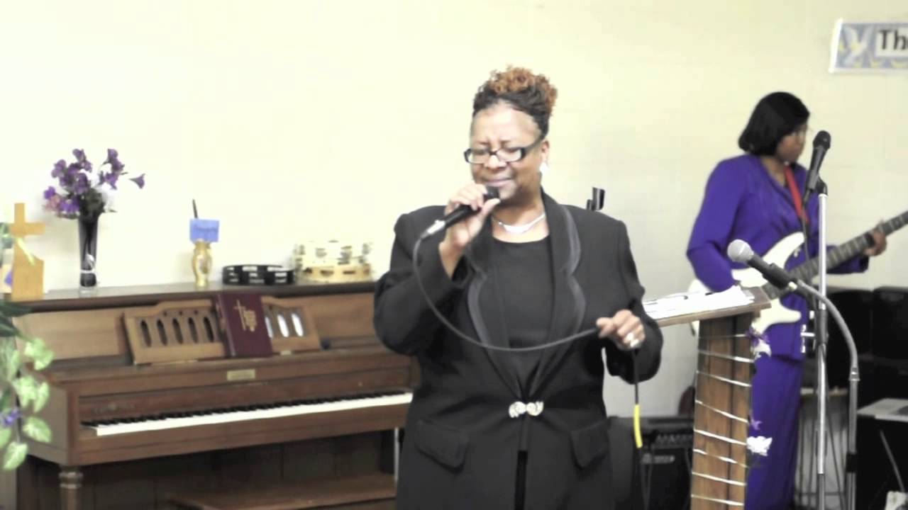 David & Emma Curry "I Just Can't Make It By Myself" YouTube