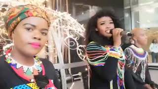 Nelisiwe Sibiya - Asim’bonanga uMandela Thina
