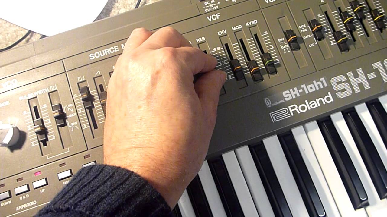 Roland SH101 Tubbutec SH1oh1 mod and Stereoping controller - YouTube
