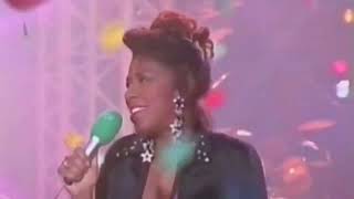 Natalie Cole - I Miss You Like Crazy  1989  Live in Stereo