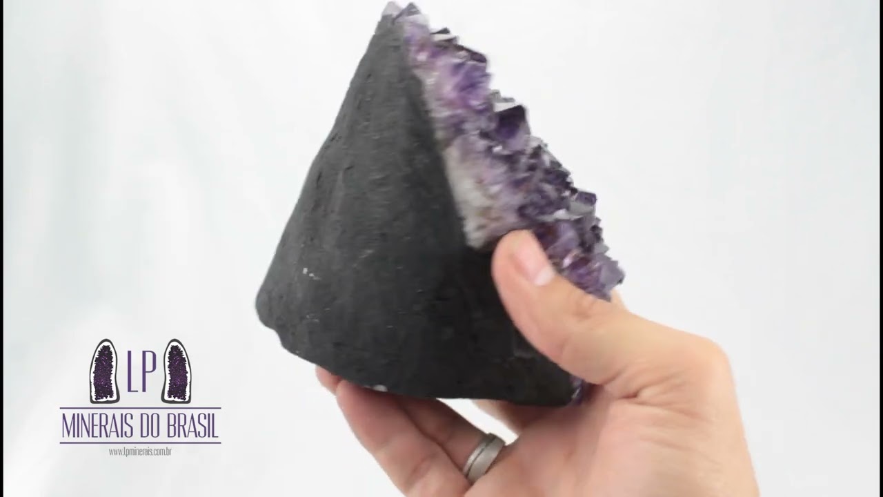 Drusa de Ametista IN Natura em Bruto (1,500KG; ALT: 12,5CM; COMP: 13,0CM; LARG: 11,0CM)