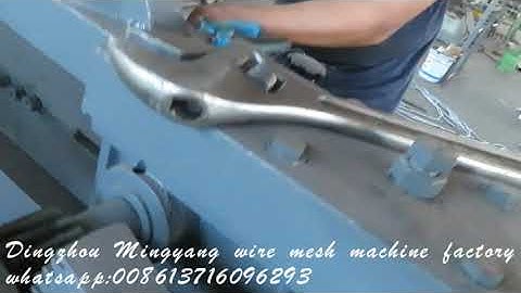 instruction of small  mesh size hexagonal wire mesh machine step7