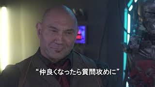 スタローンのレジェンドっぷりにバウティスタもメロメロに！？ 『大脱出２』メイキング映像