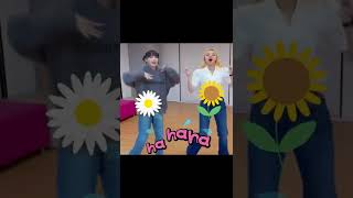 yuqi dancing smiley challenge with yena