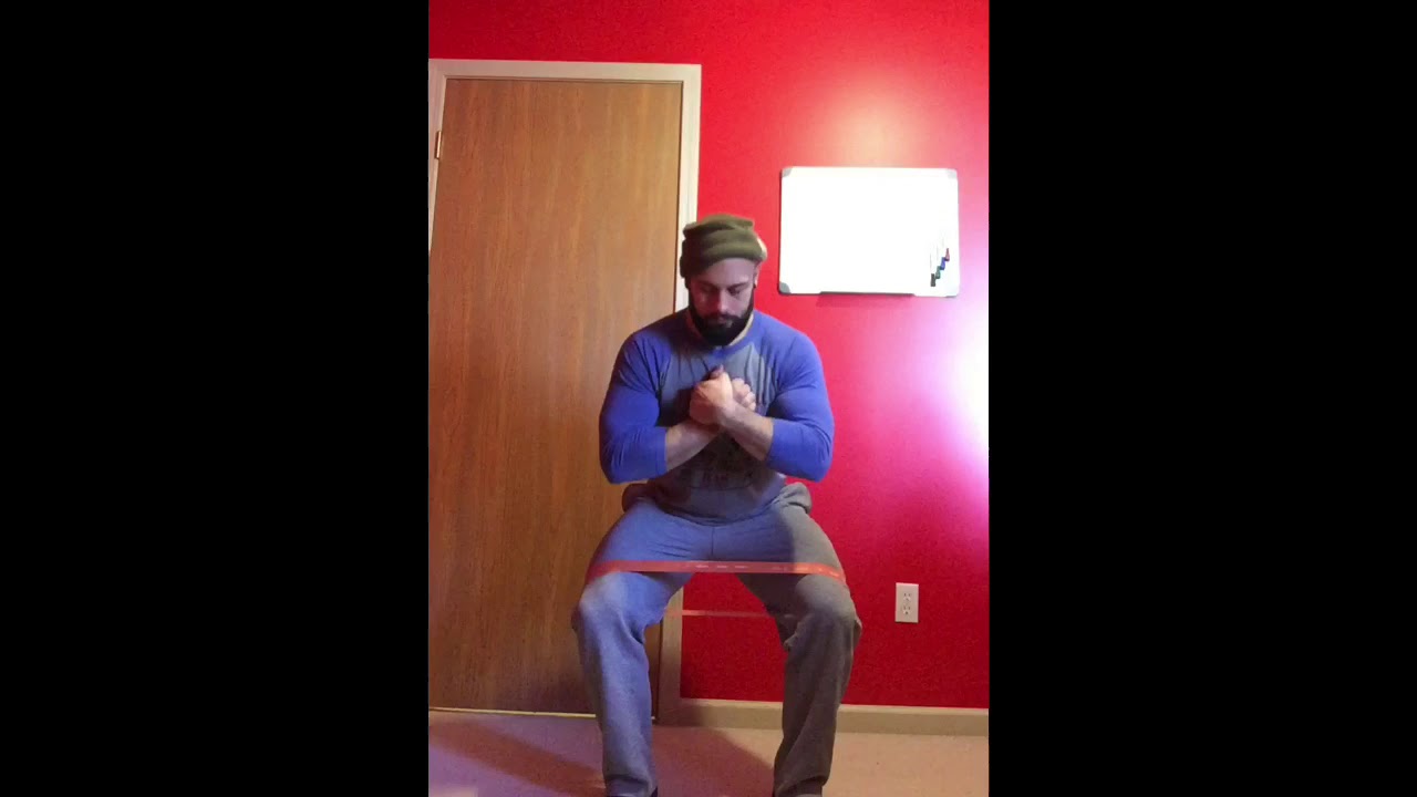 Squat with mini band above the knees - YouTube