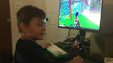 Conor playing Sonic Speed Simulator