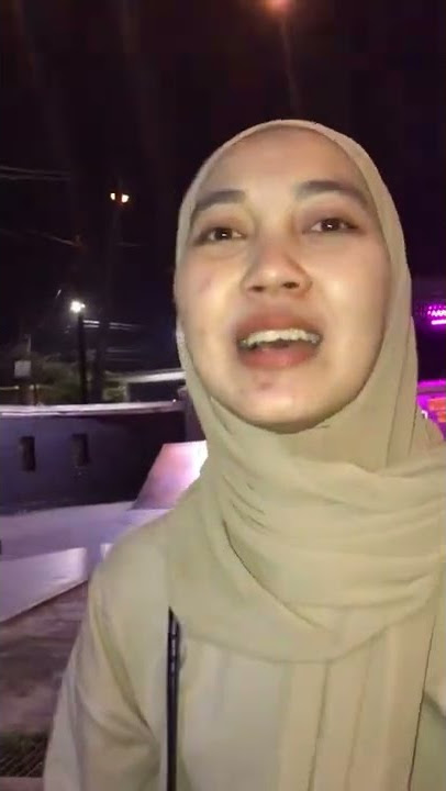 NGAPAIN SIH ?? !! kekeke  Lagi nongkrong di samperin MAS JAR & MBA UUS !!