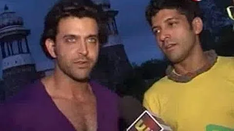 Hrithik Roshan, Katrina Kaif, Farhan Akhtar & Abhay Deol on a tractor