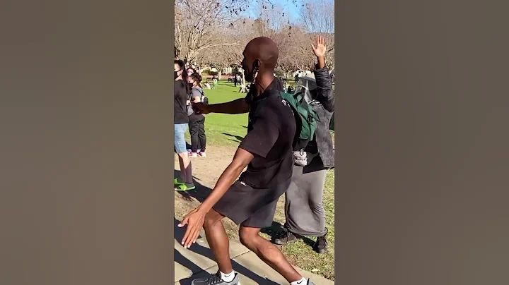 Singing In PUBLIC To Erica Banks - Buss It!