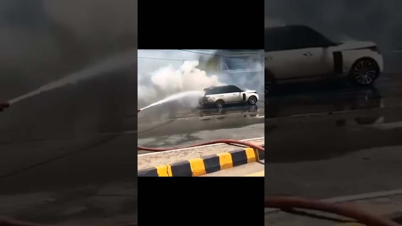 Range Rover caught fire on the road 