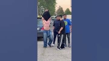 وقتی ندونسته خودت و میمالی به گنده ها 😂