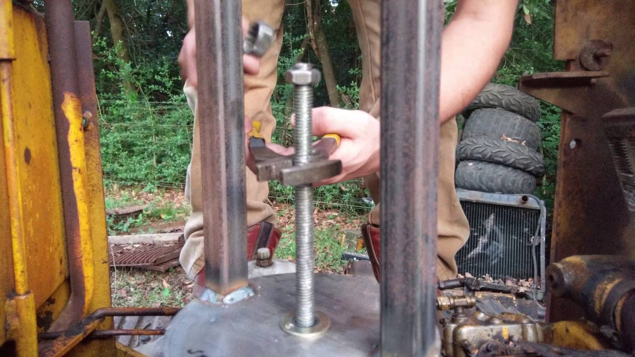 Pulling cylinder liners on a case 188D fail