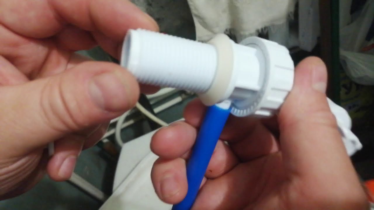 Не откручивается кнопка на бачке унитаза что делать - фото