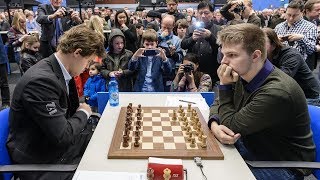 Carlsen embarrassingly smiling when Rapport Sacrificed his queen and Broke Carlsen Ego
